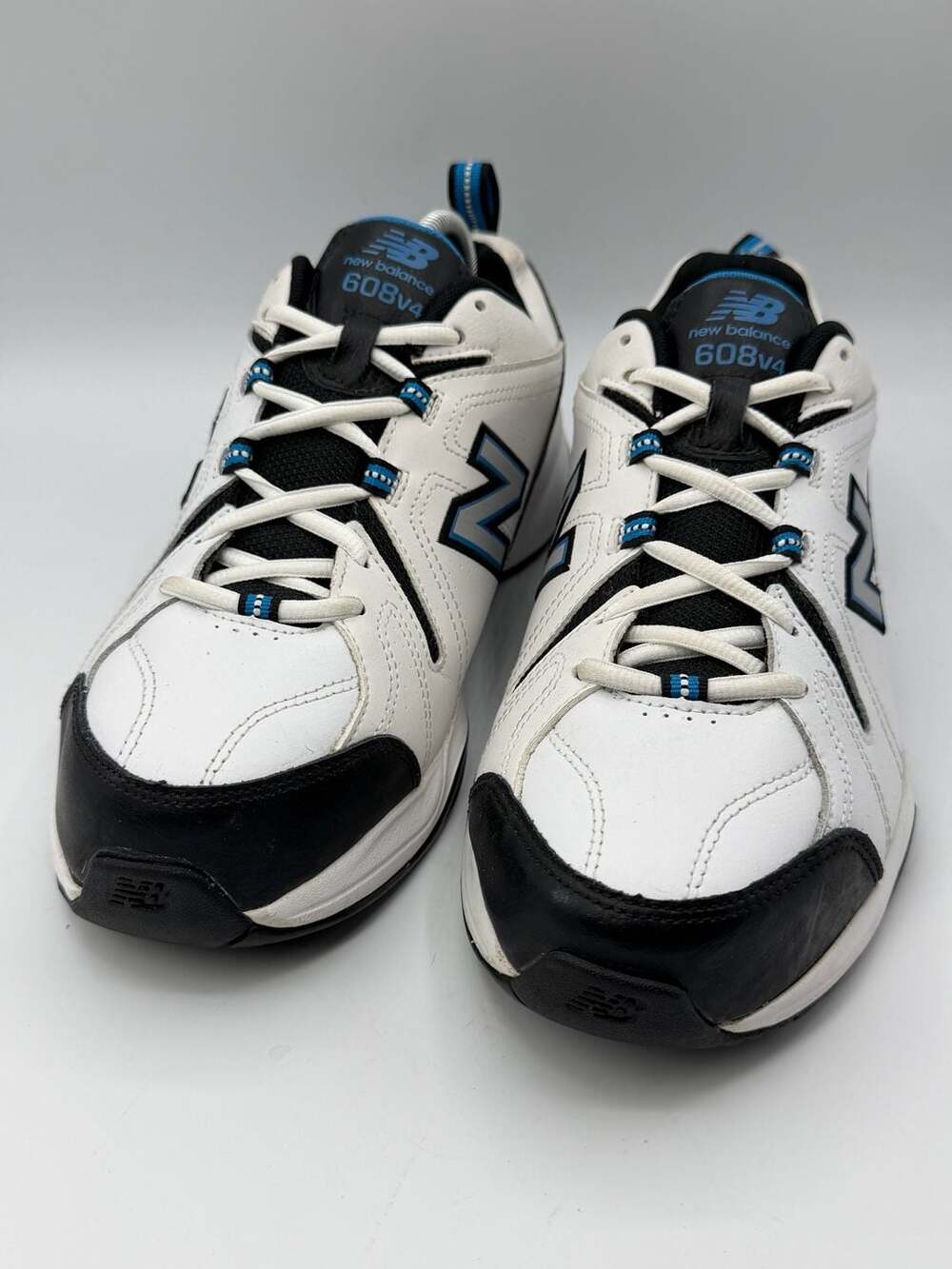 New Balance 608v4 Mens 9.5 White Black Blue Cross Training Shoes MX608V4R